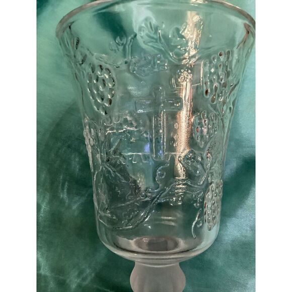 Vintage Tiara Exclusive Glass Lord's Last Supper & Cross Wine Goblet - Picture 3 of 8